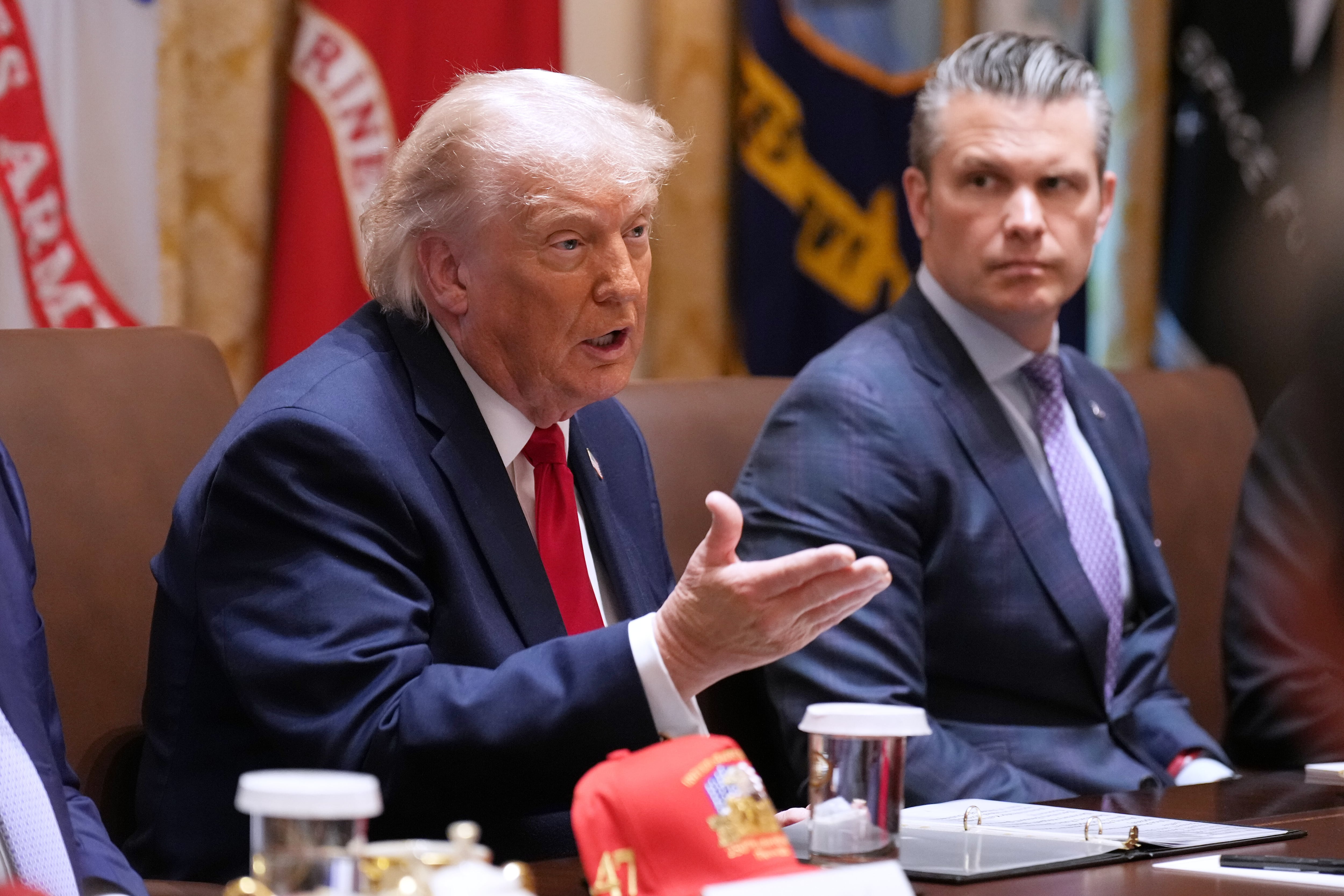 Donald Trump dijo que Irán quiere llegar a un acuerdo, mientras intercambian ataques