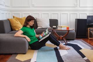 En Palermo. Es diseñadora, volvió al departamento de su infancia y lo transformó