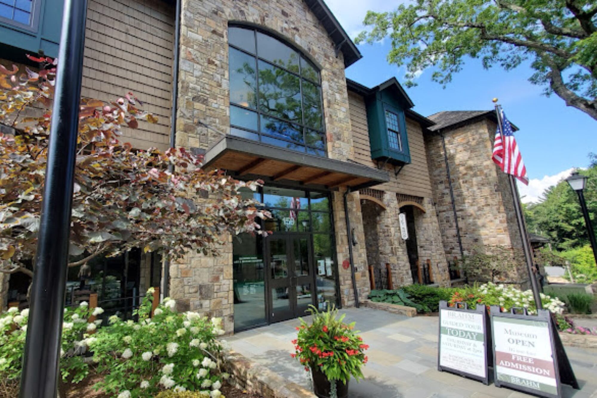 Gregory Bovino creció en Blowing Rocks, un pequeño pueblo en la zona montañosa de Carolina del Norte