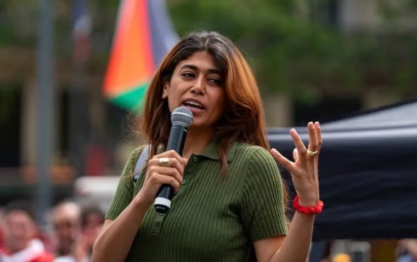 La eurodiputada Rima Hassan era la oradora del acto en el que fue linchado Quentin D.