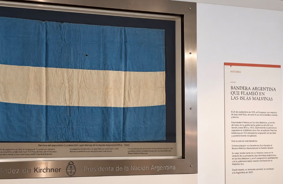 La bandera argentina que flameó en las islas en 1966 estaba exhibida en el museo desde su fundación
