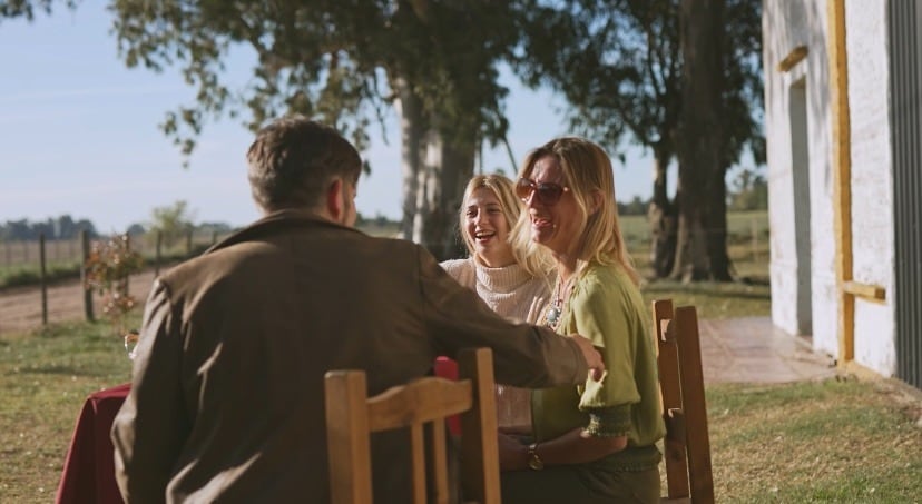 Roque Pérez. Descanso en el Paraje La Paz, después de recorrer sus almacenes de campo y pulperías antiguas, además del histórico Cine Club Colón.