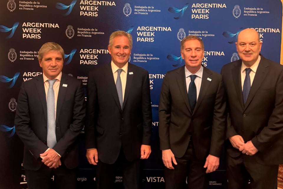 El ministro de Economía, Luis Caputo; el canciller Pablo Quirno; el jefe de Gabinete de Ministros, Diego Santilli; y el ministro de Desregulación, Federico Sturzenegger, en París.