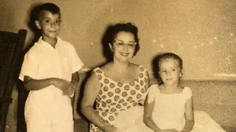 Nacido en Manzanillo, en el oriente de Cuba, Miguel B. Fernández se describe como