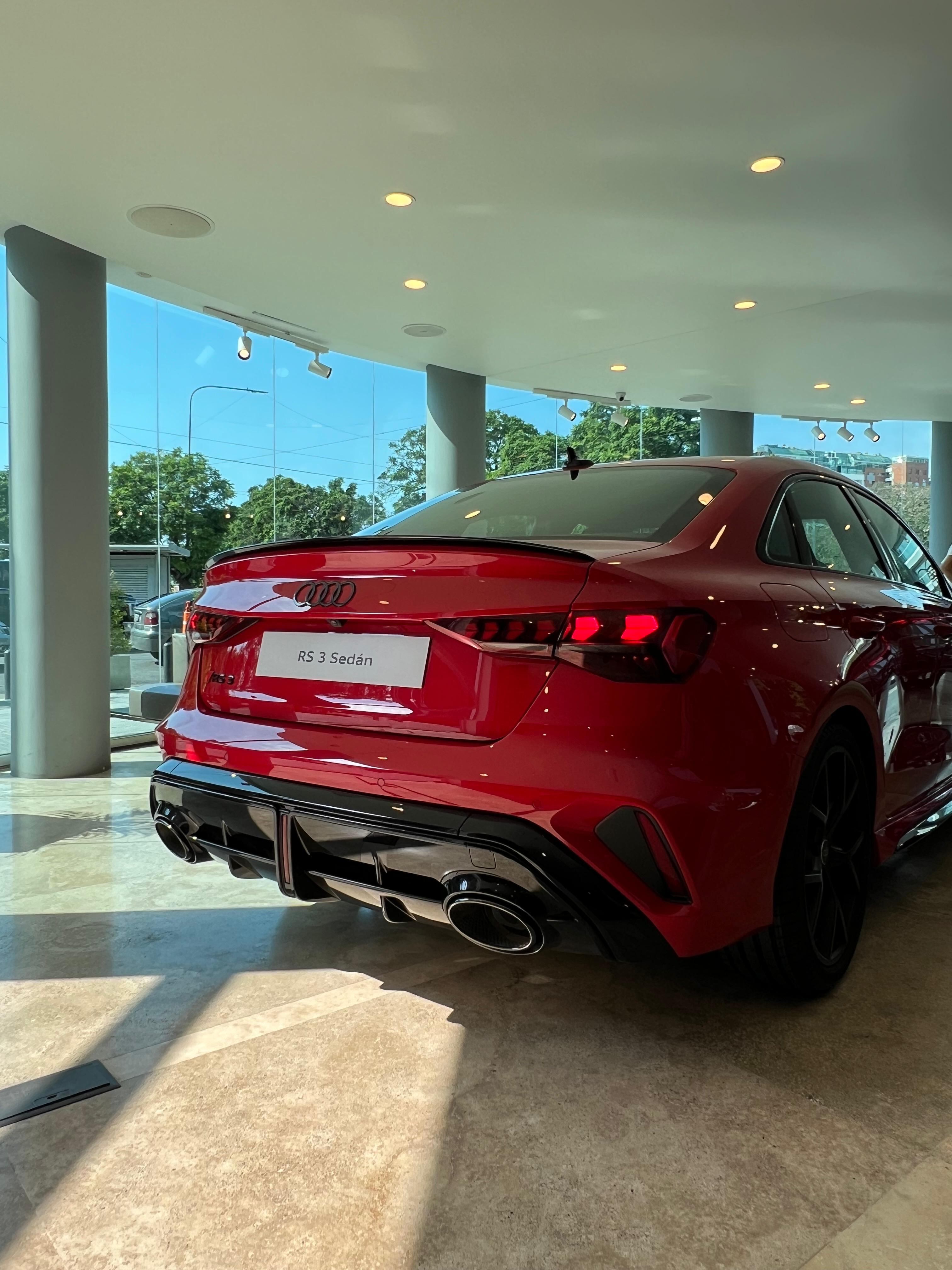 La parte posterior del Audi RS3 Sedán