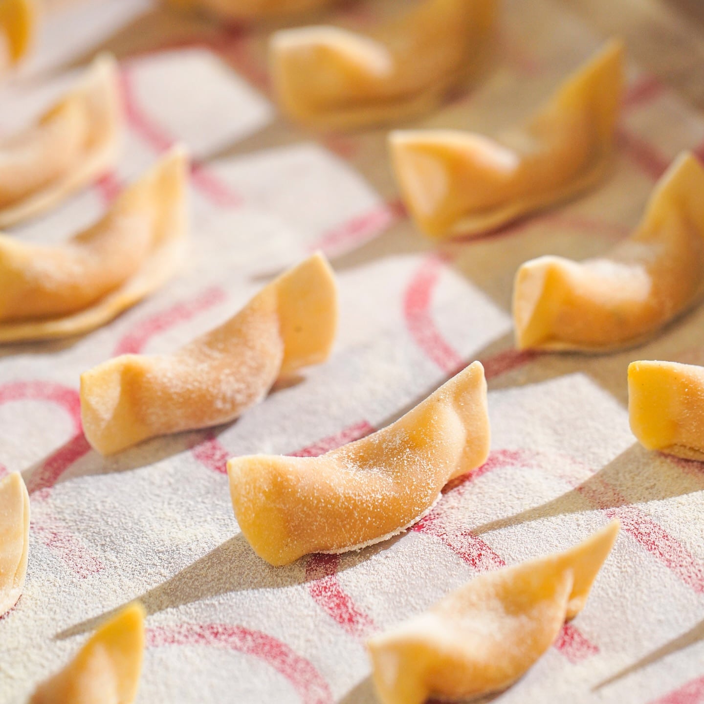 Pepe Di Roma le rinde tributo a su familia y a la herencia de sus tradiciones recreando sus aromas a pan recién horneado, salsas y la pasta