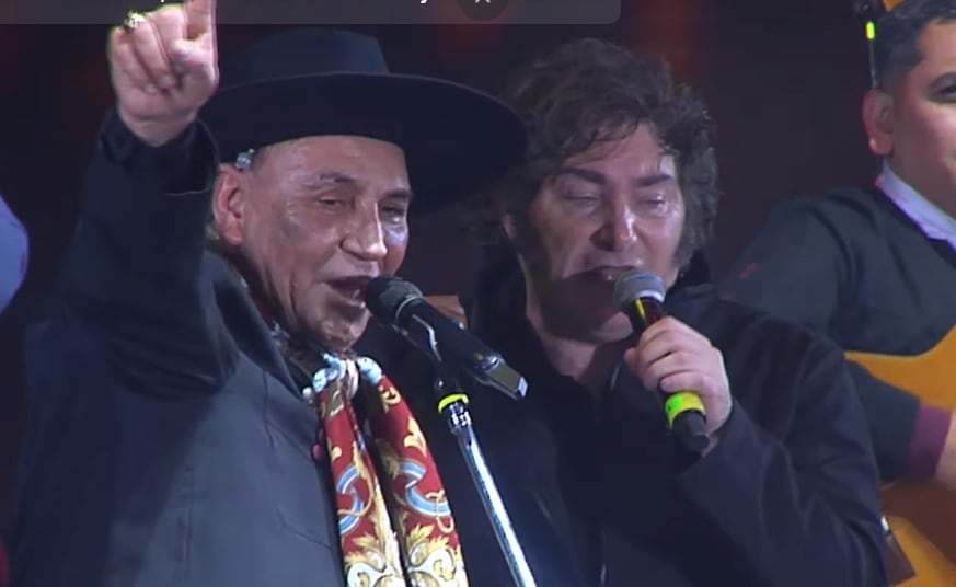 Javier Milei en el Festival de Jesús María junto a Chaqueño Palavecino
