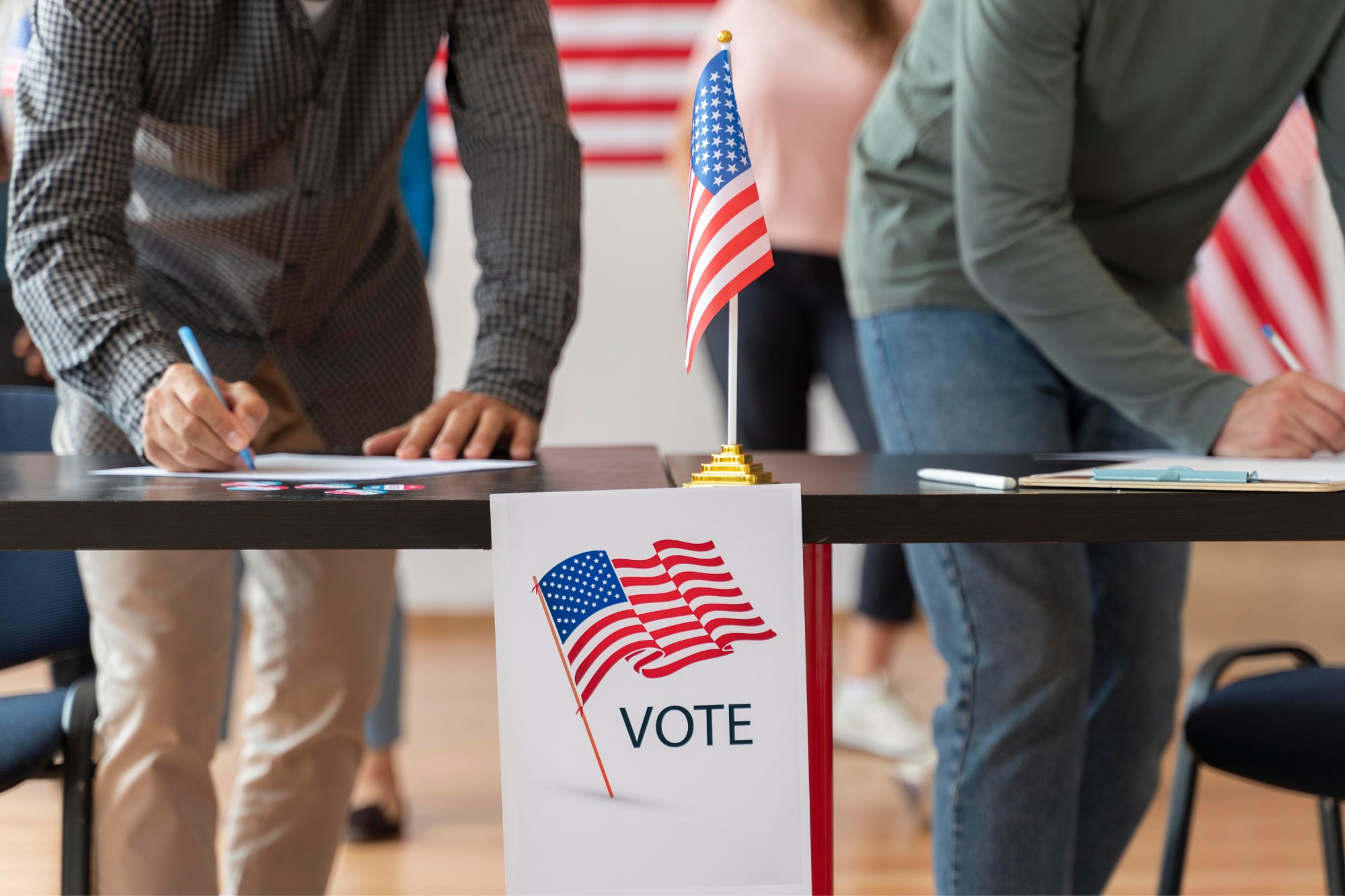 La jornada electoral incluye además candidaturas judiciales y cargos locales en distintos condados y municipios