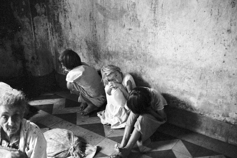 Una historia de exterminio: el Hospital Colônia de Brasil, donde murieron 60.000 personas por frío, hambre y enfermedades 19 Muchos de los pacientes en Barbacena eran enviados por sus familias o el sistema desde chicos (Foto: Luiz Alfredo, 1961)