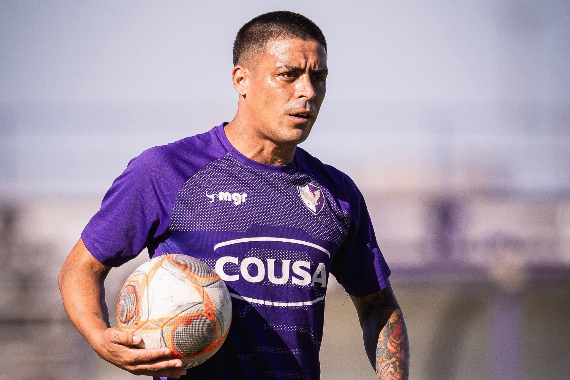 El delantero argentino Brian Fernández rescindió su contrato con Fénix de Uruguay y no llegó a debutar