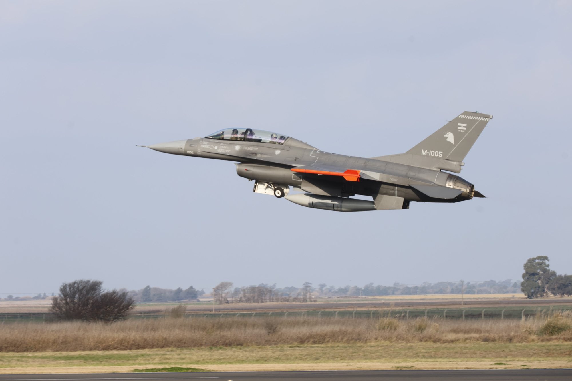 El Gobierno mostró el avance del programa de los F-16 y adelantó que la próxima entrega será antes de lo previsto