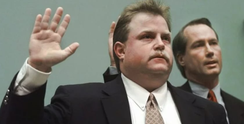 Richard Jewell testificando ante el Comité Judicial de la Cámara de Representantes que el FBI había tratado de humillarlo (Reuters)