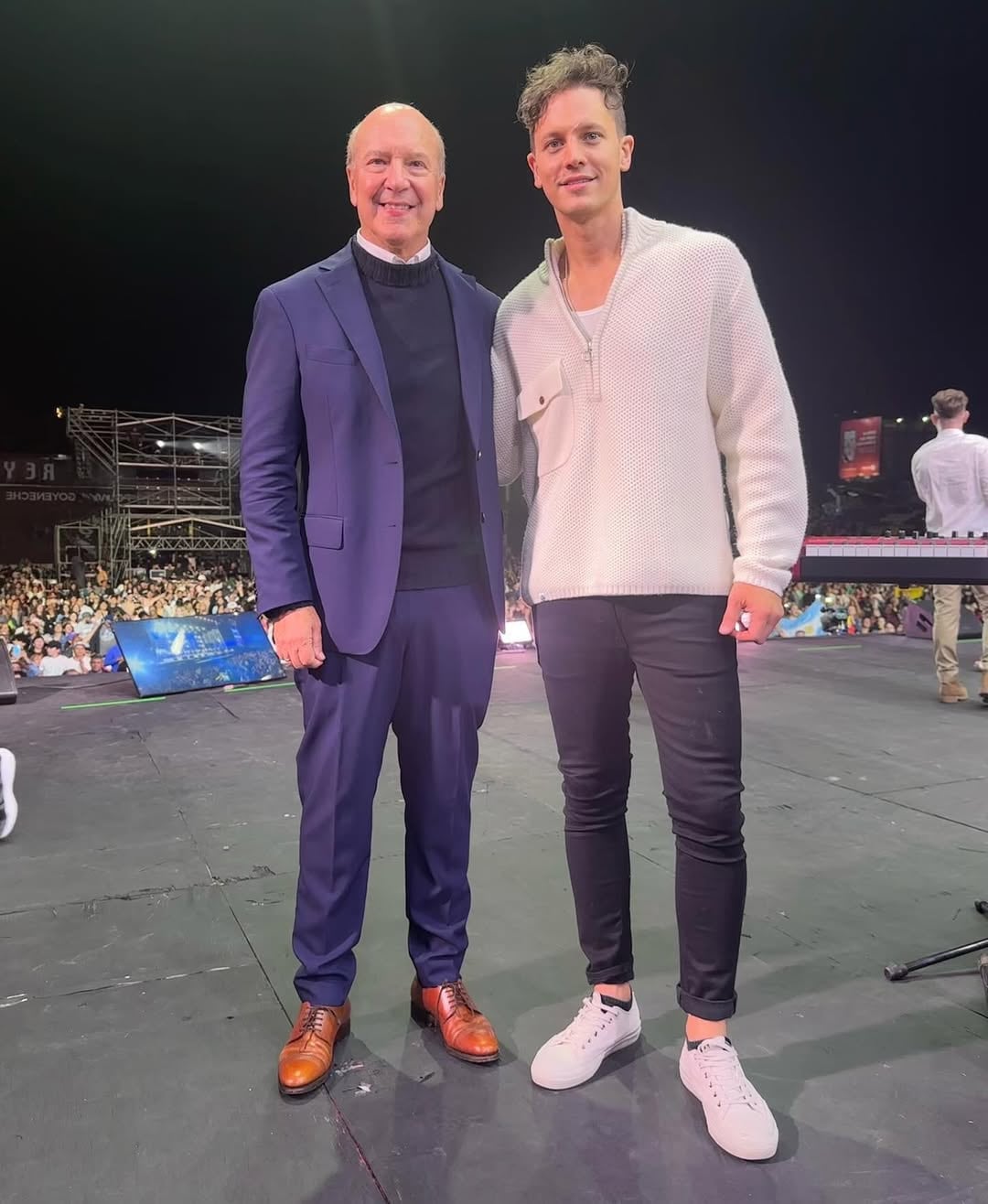 Sebastián Freidzon junto a su padre Claudio, el pastor fundador de la iglesia Rey de Reyes