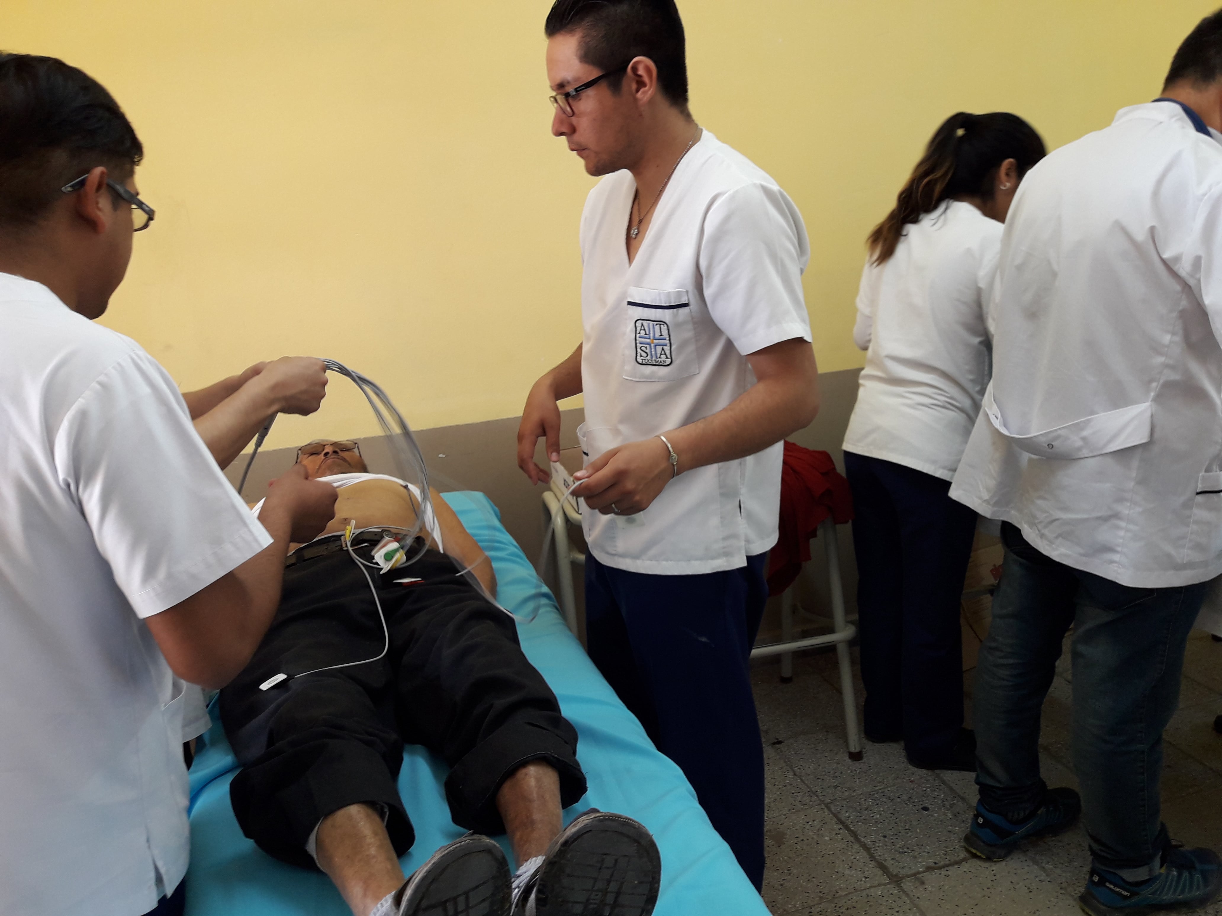 La evaluación del Programa Sonqo incluye un circuito, por estaciones, que dura entre cuatro y cinco horas por participante