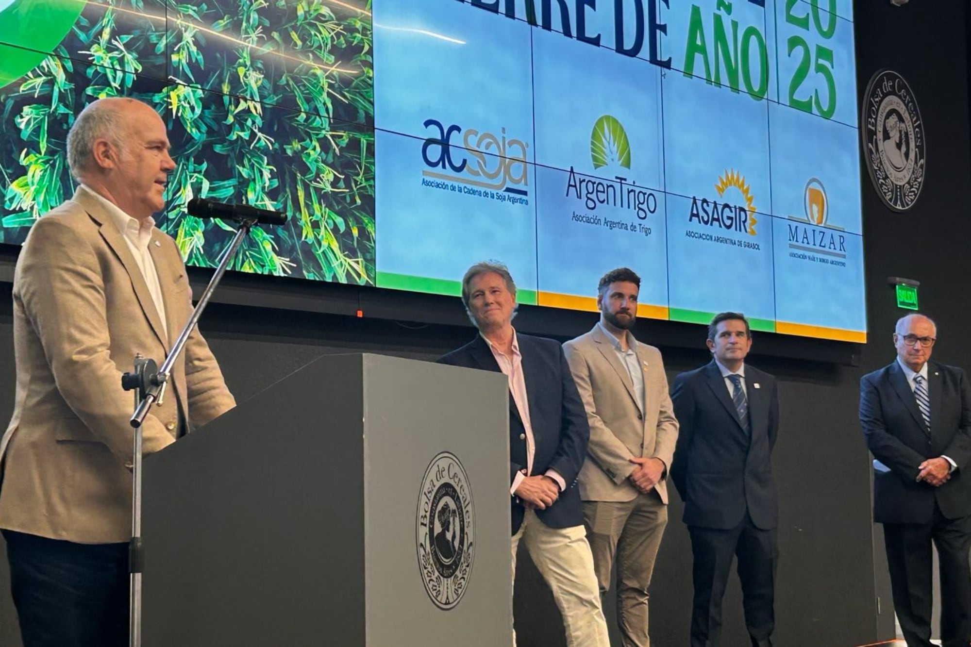 Mensaje optimista. Iraeta pidió a los productores “seguir sembrando” y escuchó reclamos por la presión fiscal