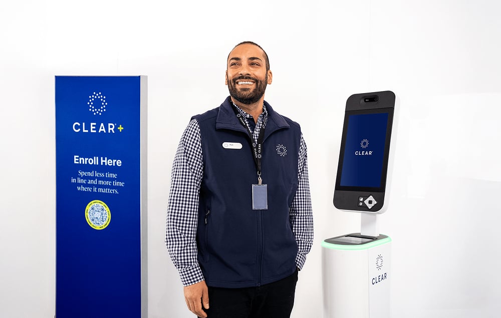 El sistema de la empresa Clear reduce considerablemente el tiempo de demora en los procesos de verificación biométrica de los pasajeros en los aeropuertos