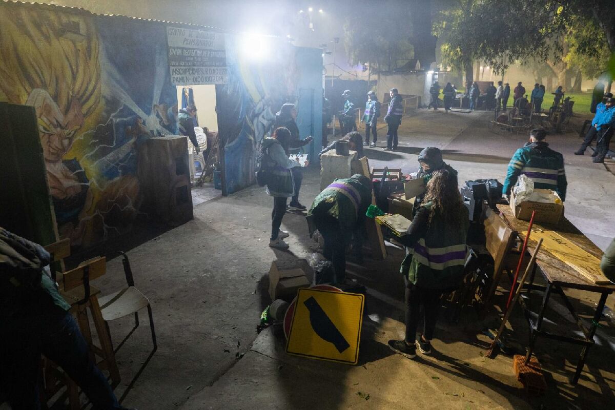 Personal destruyó el lugar que funcionaba de forma ilegal en Parque Saavedra