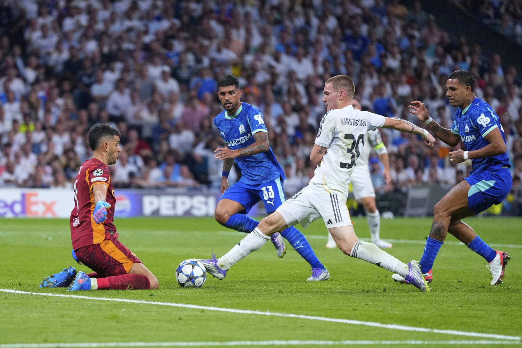 TV y streaming del sábado: juega River, partidazos en Europa, Messi en la MLS y la Fórmula 1 5 Franco Mastantuono, tras ser titular en la Champions League con Real Madrid, espera volver a tener acción este sábado