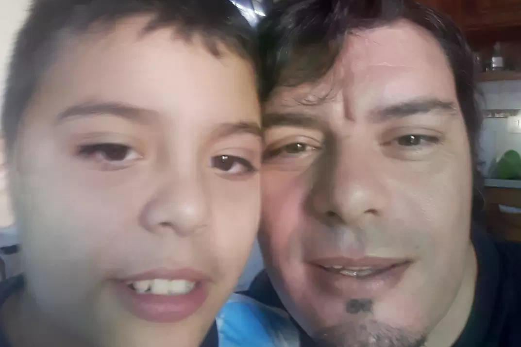 Algunas de las imágenes que publicaba Godoy con su hijo