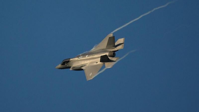 Un F-35 de EE.UU. habría aterrizado de emergencia tras ser alcanzado por fuego iraní
