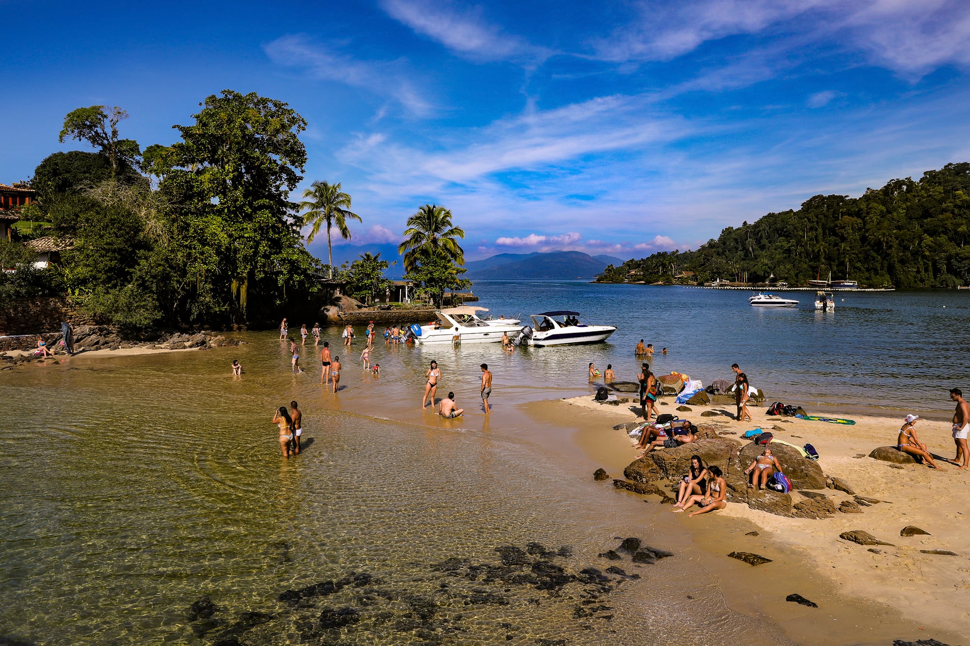 El agua cristalina de la Ilha de Cataguases