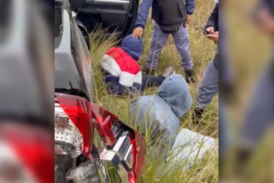 Dos de los cuatros detenidos durante el operativo cerrojo montado por la Policía del Chaco sobre Ruta 11