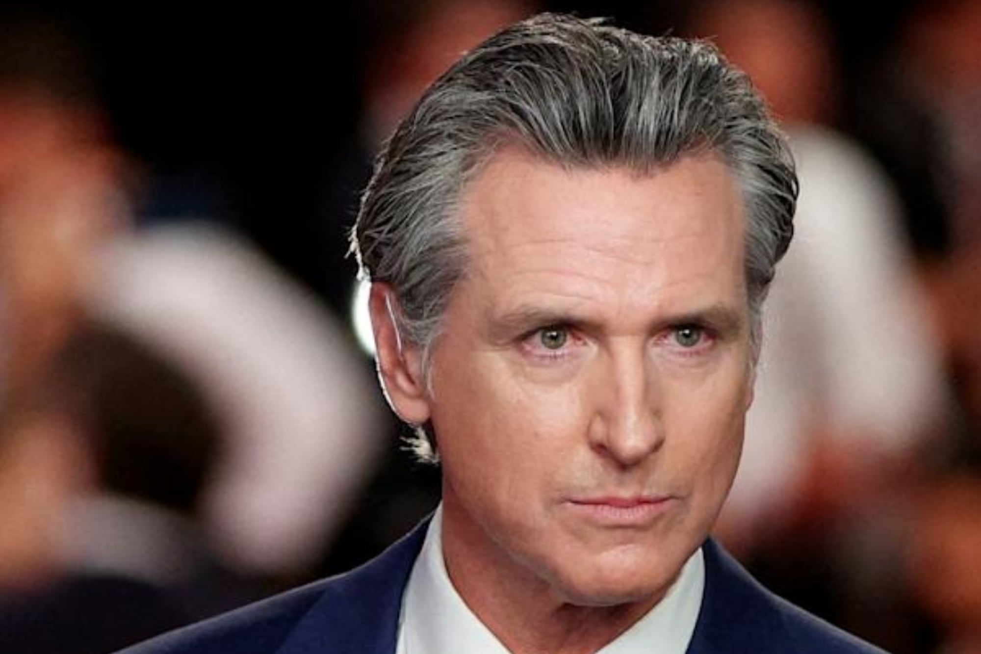Gavin Newsom firma una orden para combatir la trata en California