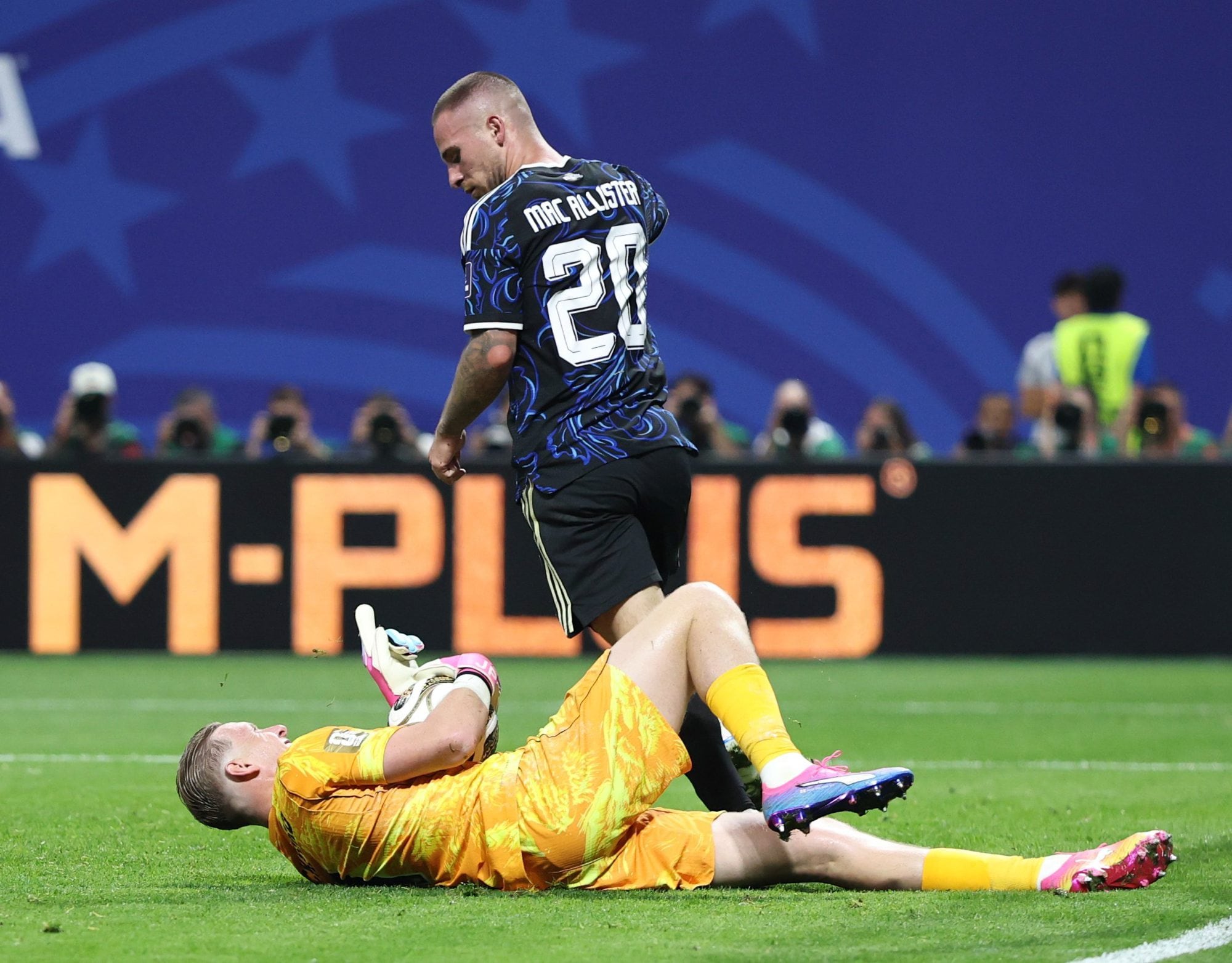 Jordan Pickford tuvo varios cruces con jugadores argentinos
