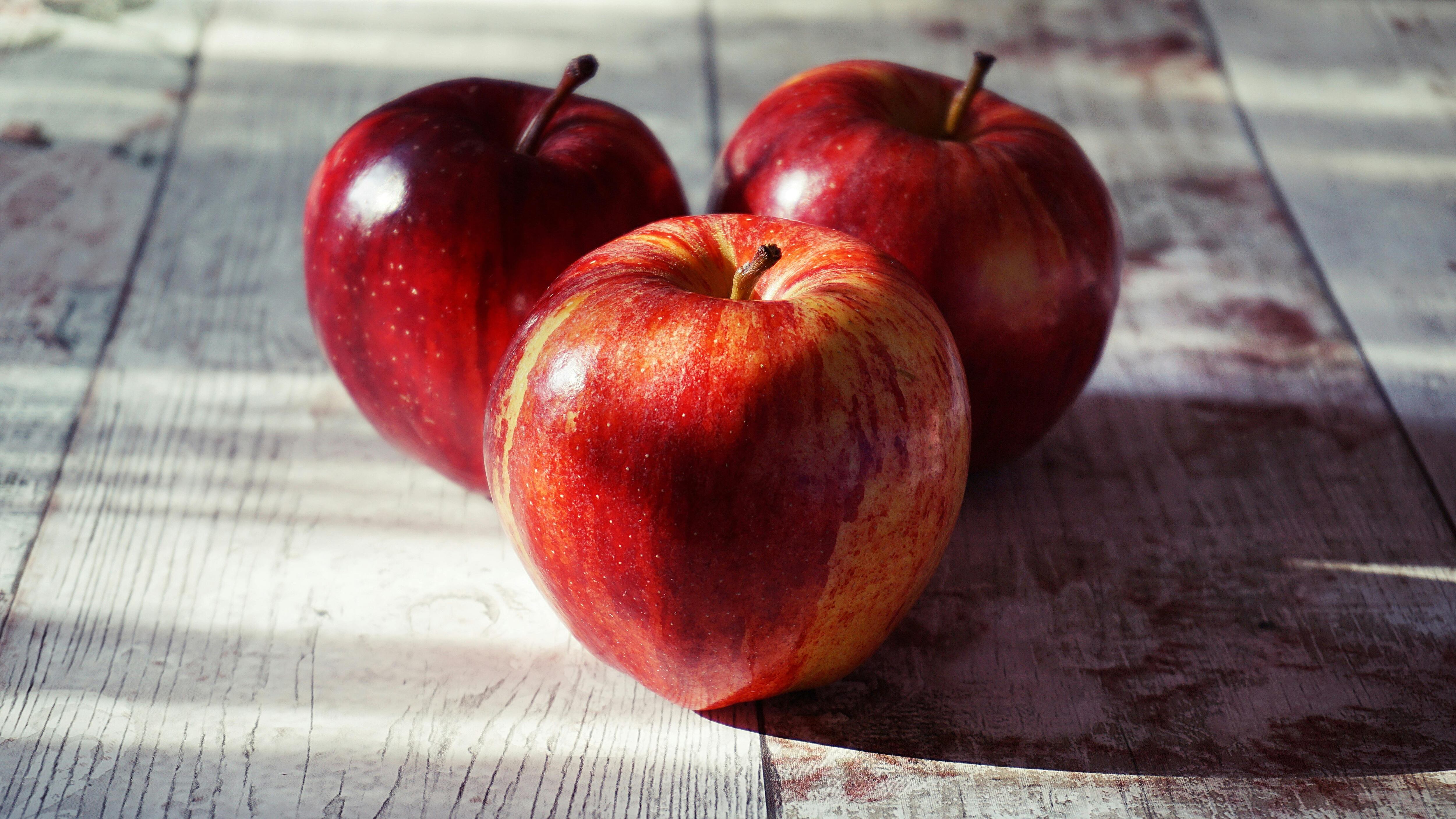 La manzana es uno de los productos que tuvo un mayor descenso respecto al mes pasado