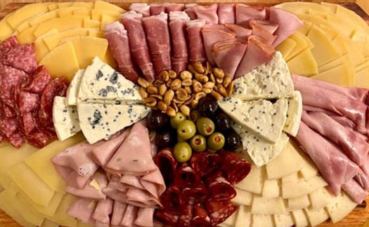 Una nutricionista advirtió sobre los riesgos de comer una picada: “Hay que estar atento”