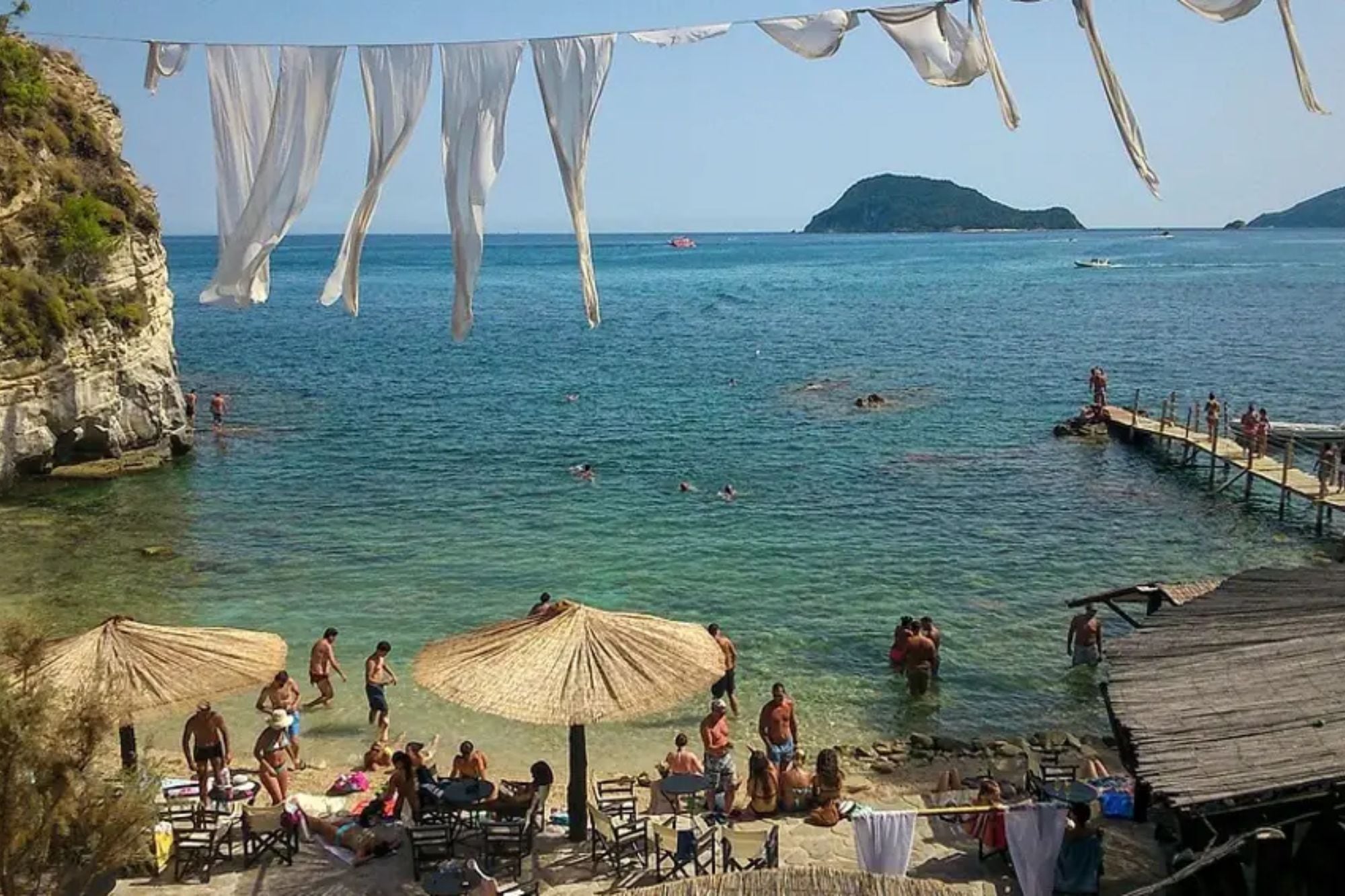 Si bien Zante es un lugar exclusivo, no solo está diseñada para el turismo millonario