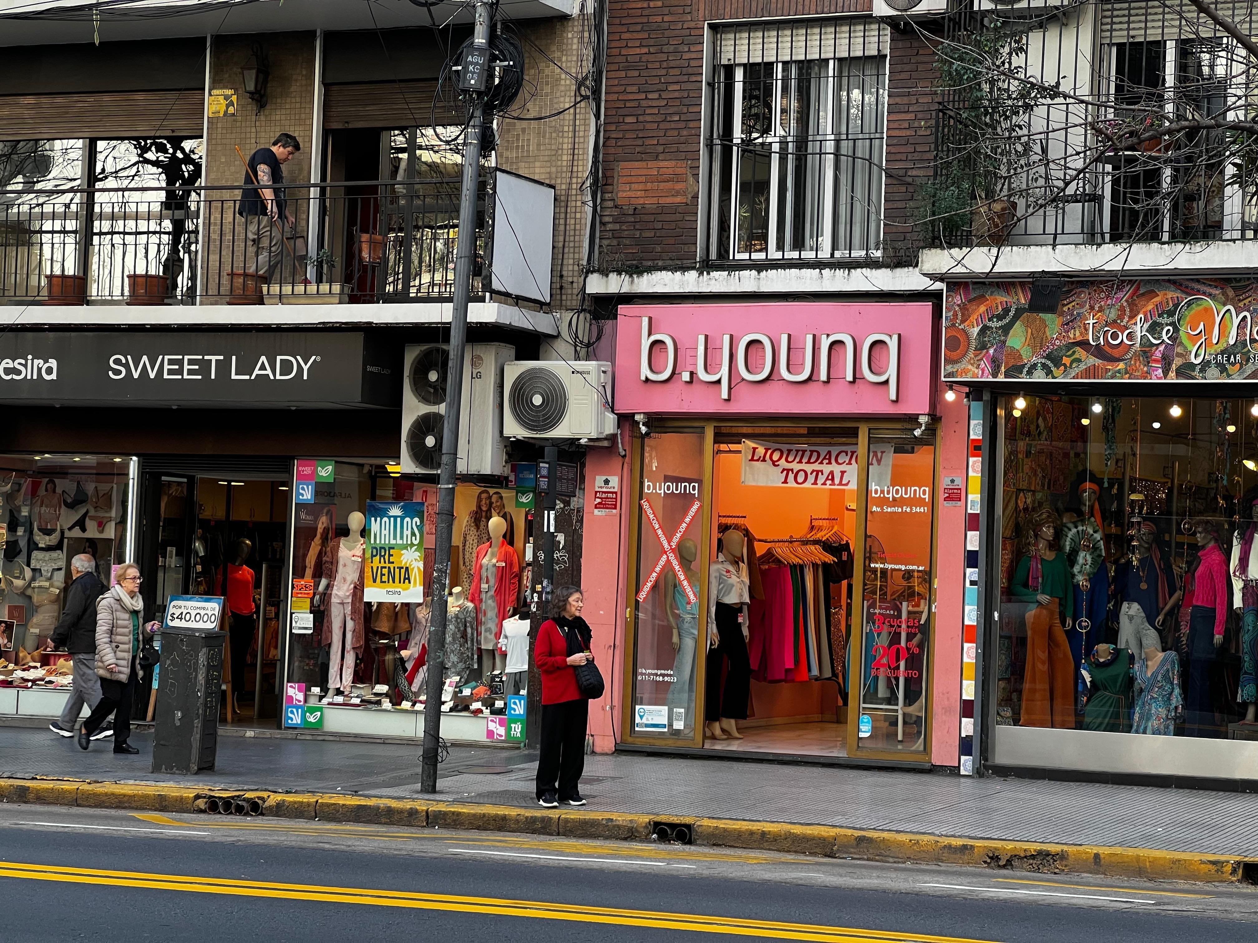 El destino impensado de la avenida de Palermo que había vuelto a brillar: cada vez tiene más locales vacíos 8 La avenida Santa Fe solía ser una de las zonas más atractivas y demandadas para alquilar locales