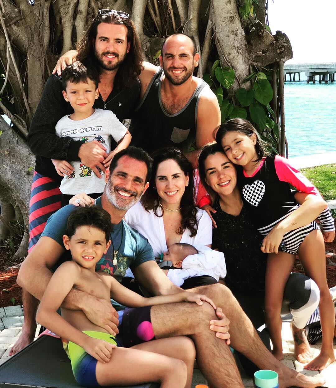 El actor se destacó en varias telenovelas de Televisa, consolidándose como uno de los galanes más prometedores de su generación.