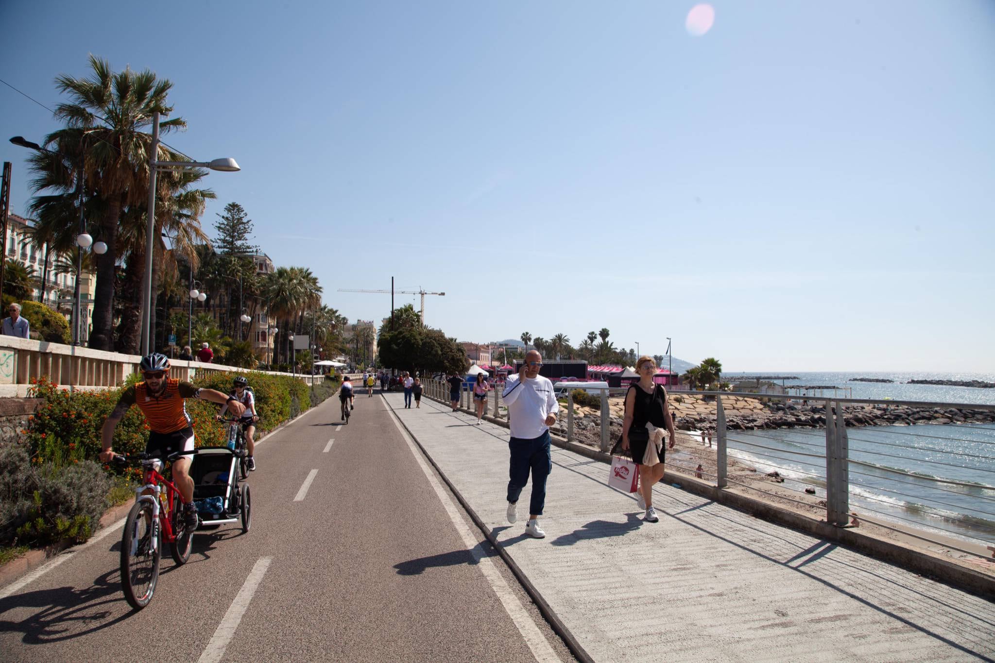 Andar en bici y que haya competencias de ciclismo son algo clásico.