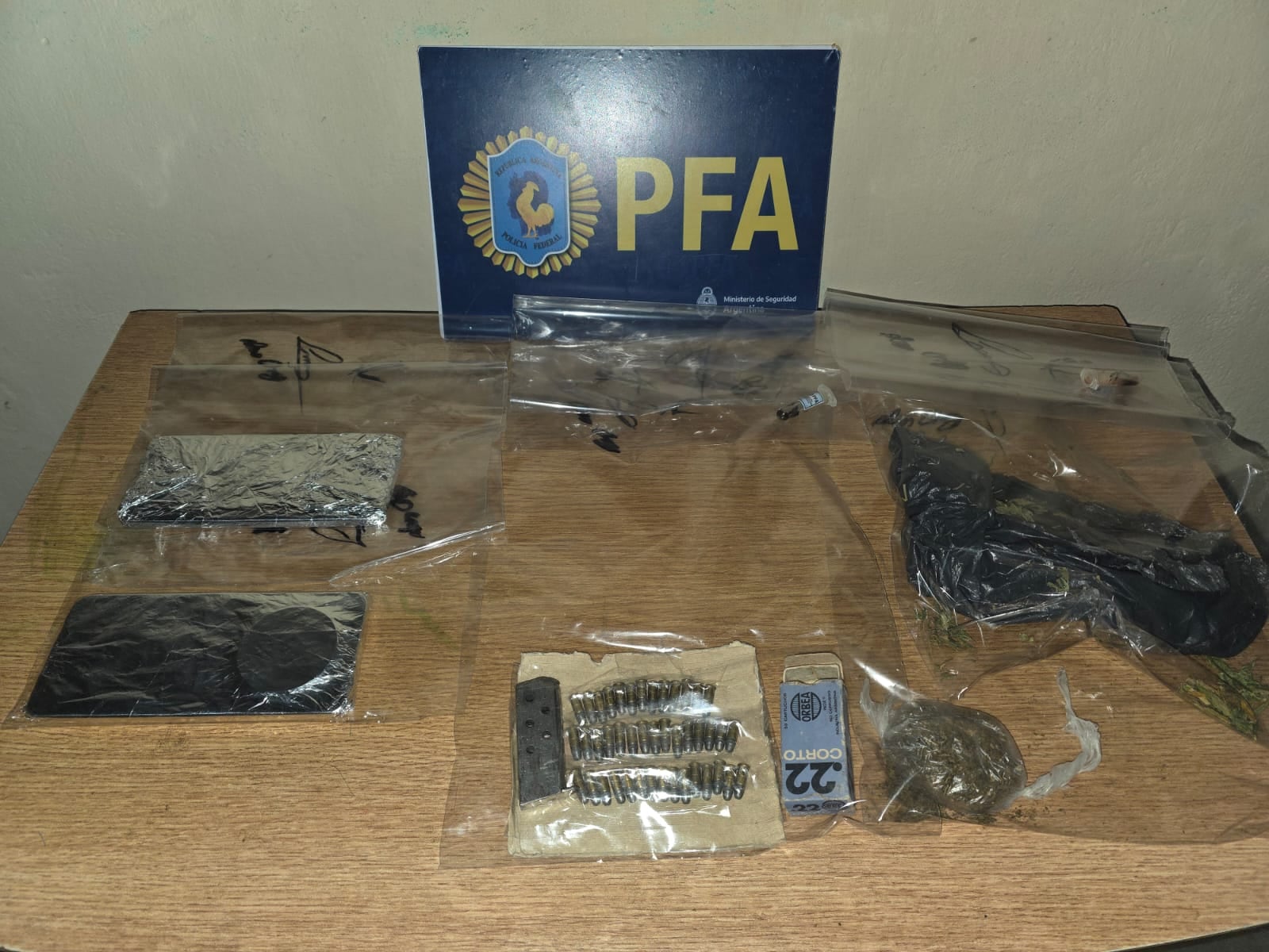 Allanamientos en Morón por una causa por narcotráfico