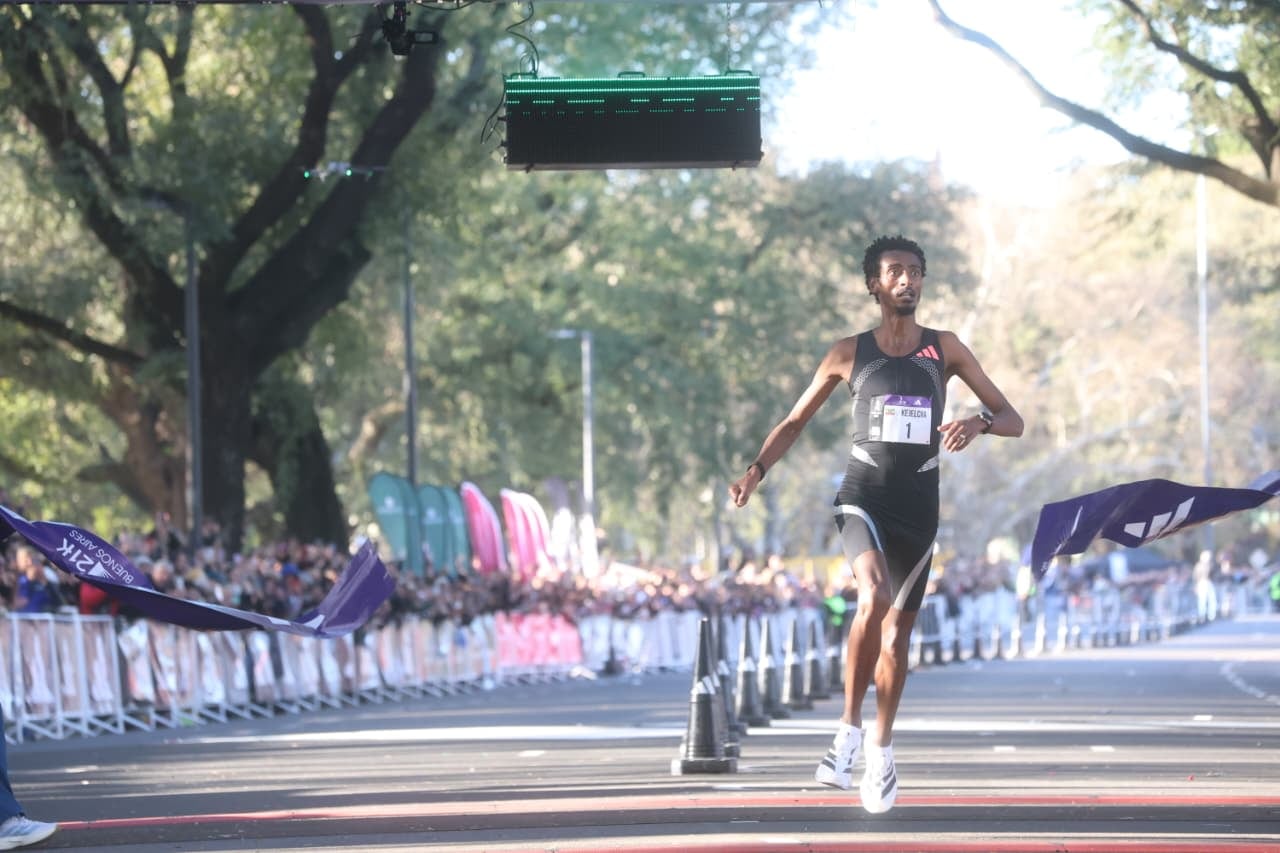 Media maratón de Bs. As.
Yomif Kejelcha de Etiopía