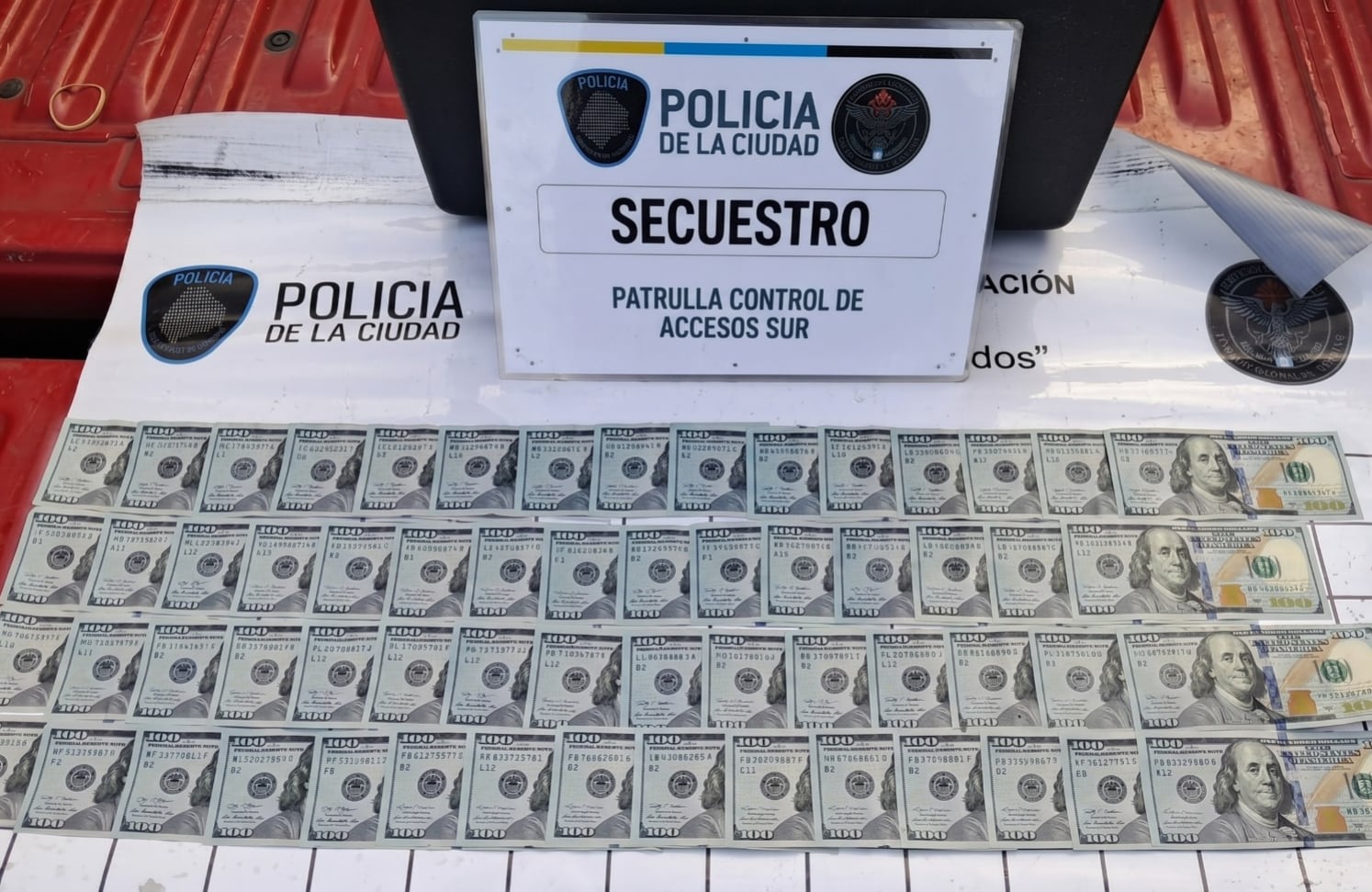 Quiso escapar de un control policial, se arrojó a un arroyo desde ocho metros y casi se ahoga