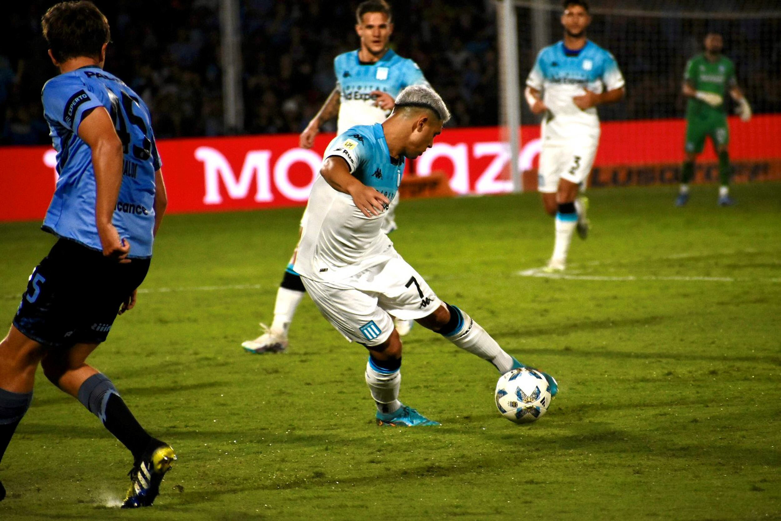 Racing goleó a Belgrano en Córdoba, pero no alcanzó los cuartos de final de la Copa de la Liga