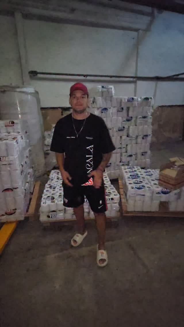 El emprendimiento de Brian Lanzelotta está dedicado a la fabricación de papel higiénico (Captura: Instagram @lanzelottabryanok)