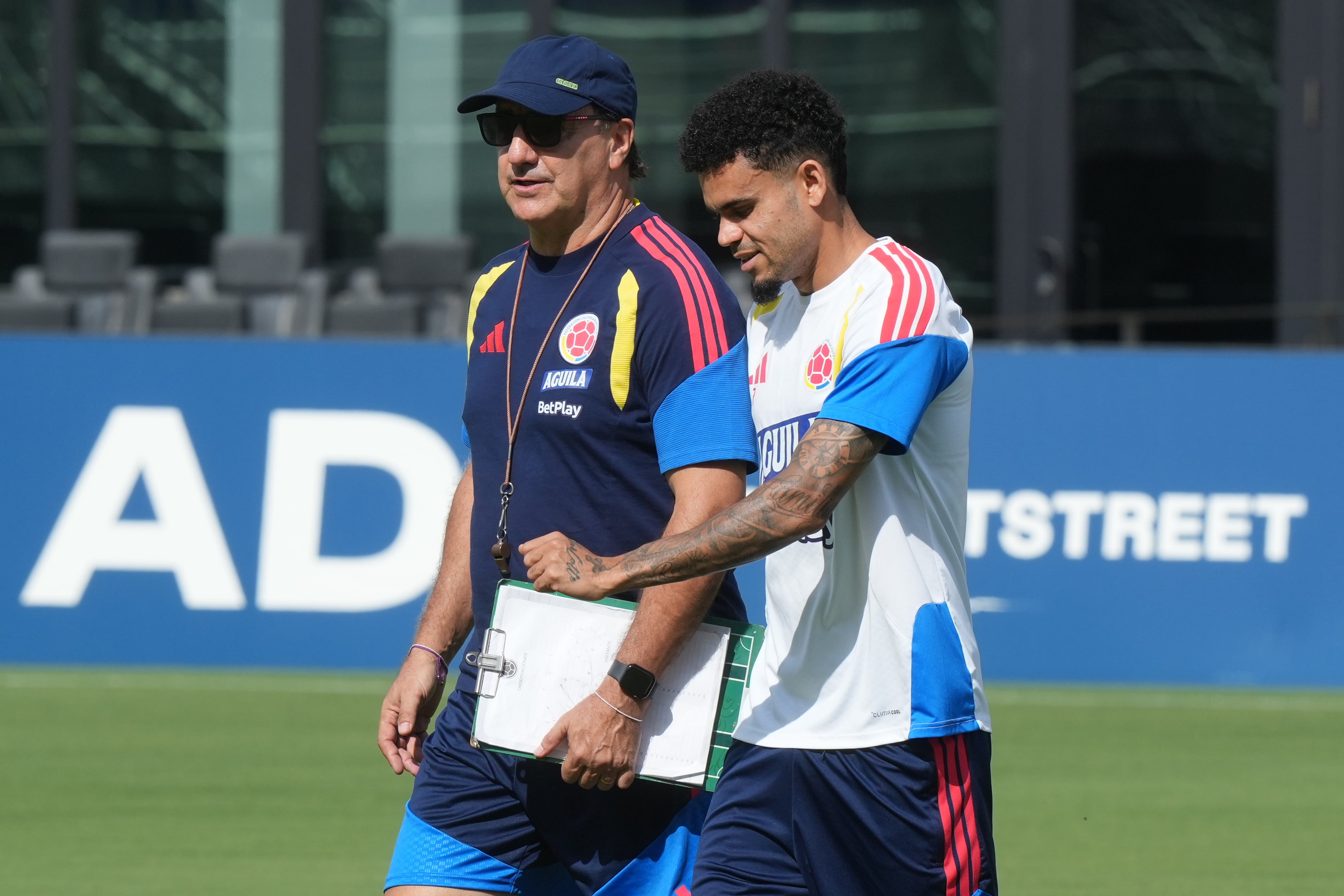 Colombia vs. Ghana: Néstor Lorenzo no quiere saber nada con la etiqueta de candidata que le ponen a su selección