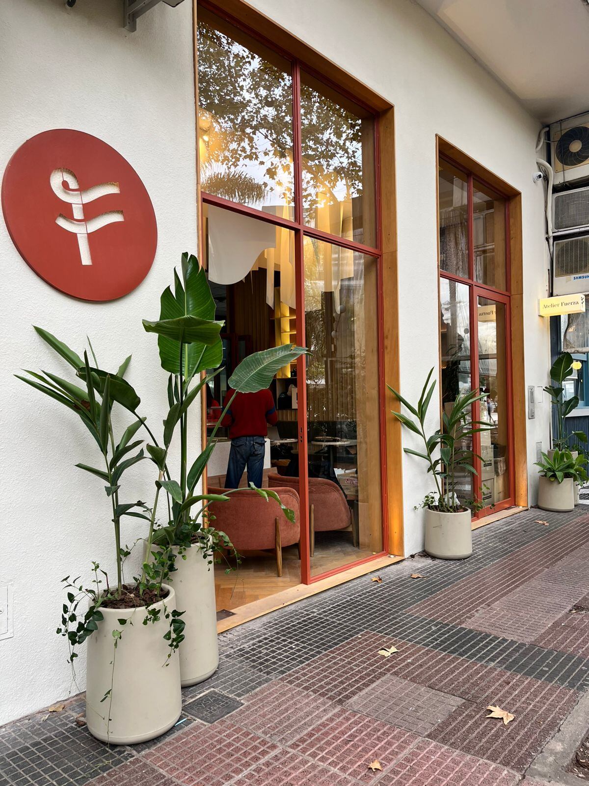 “Devoto es un barrio donde nos vienen pidiendo y al cual hace ya muchos años queríamos desembarcar”, comenta Natalia Díaz, gerenta de Atelier Fuerza