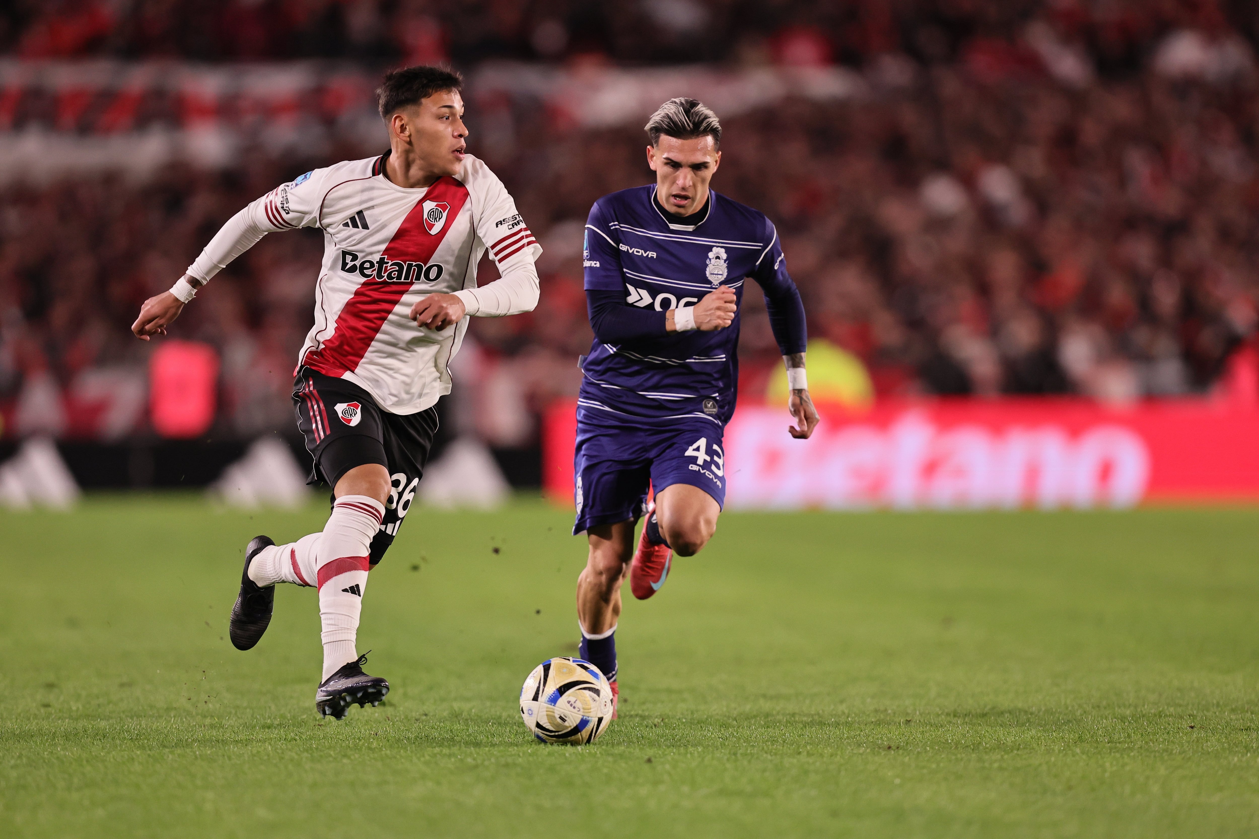 Coudet resaltó la importancia de Juanfer en el equipo