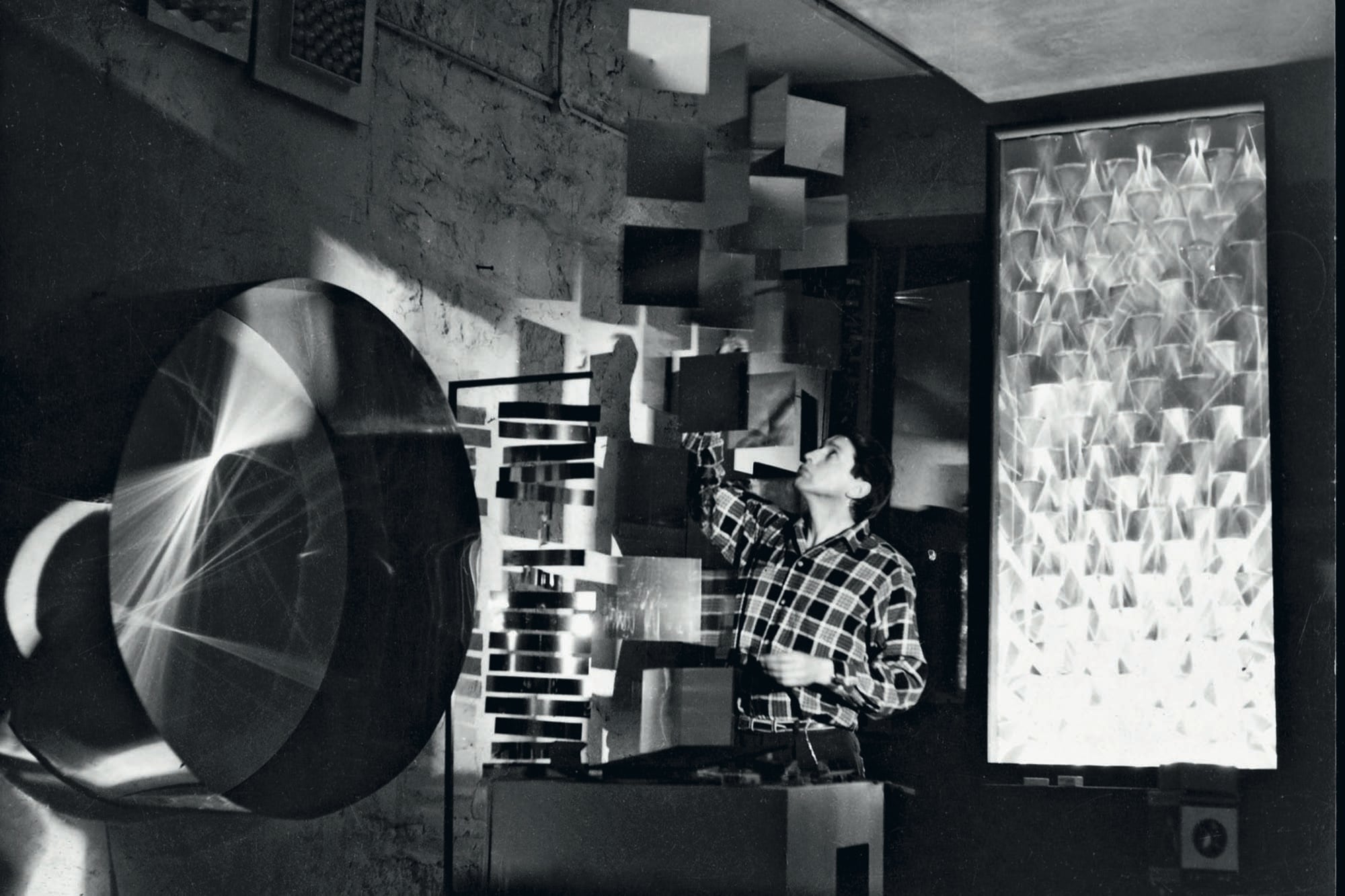 Masivo y monumental: cuando el Bellas Artes se llenó de pochoclos por Julio Le Parc y sus amigos