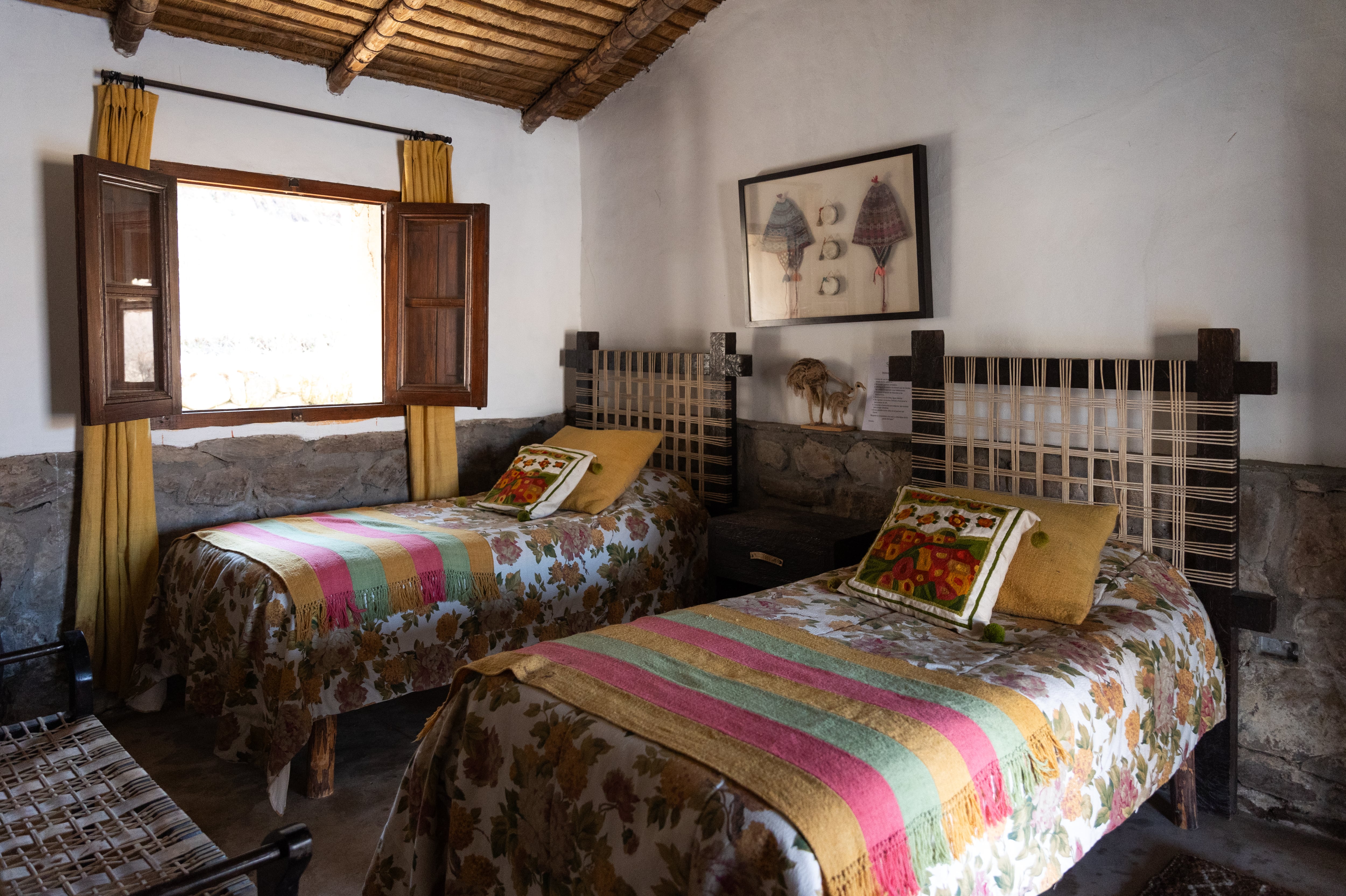 Una de las cálidas habitaciones de Las Queñuas.