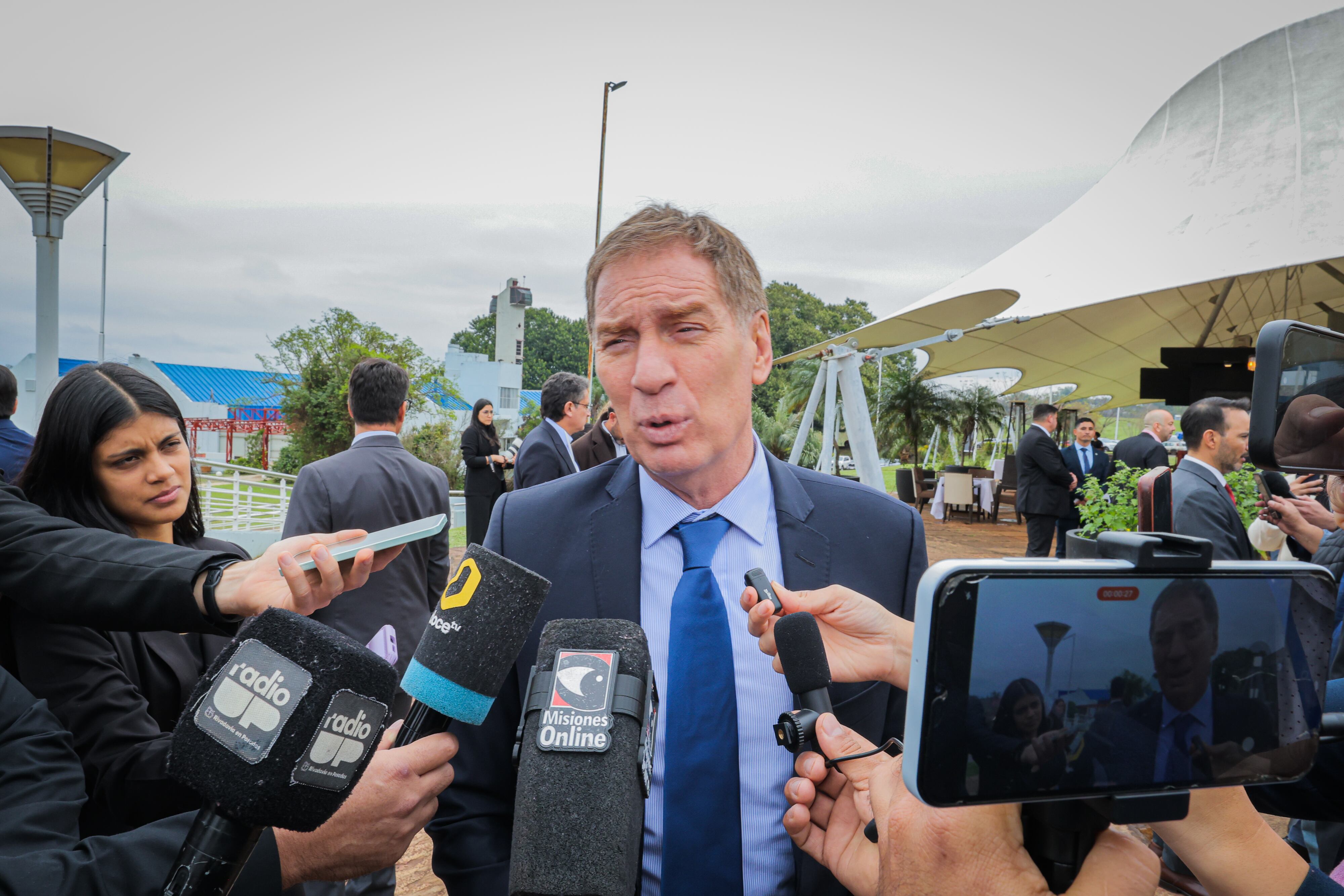 Ante la insistencia de la prensa misionera, Santilli admitió que el
