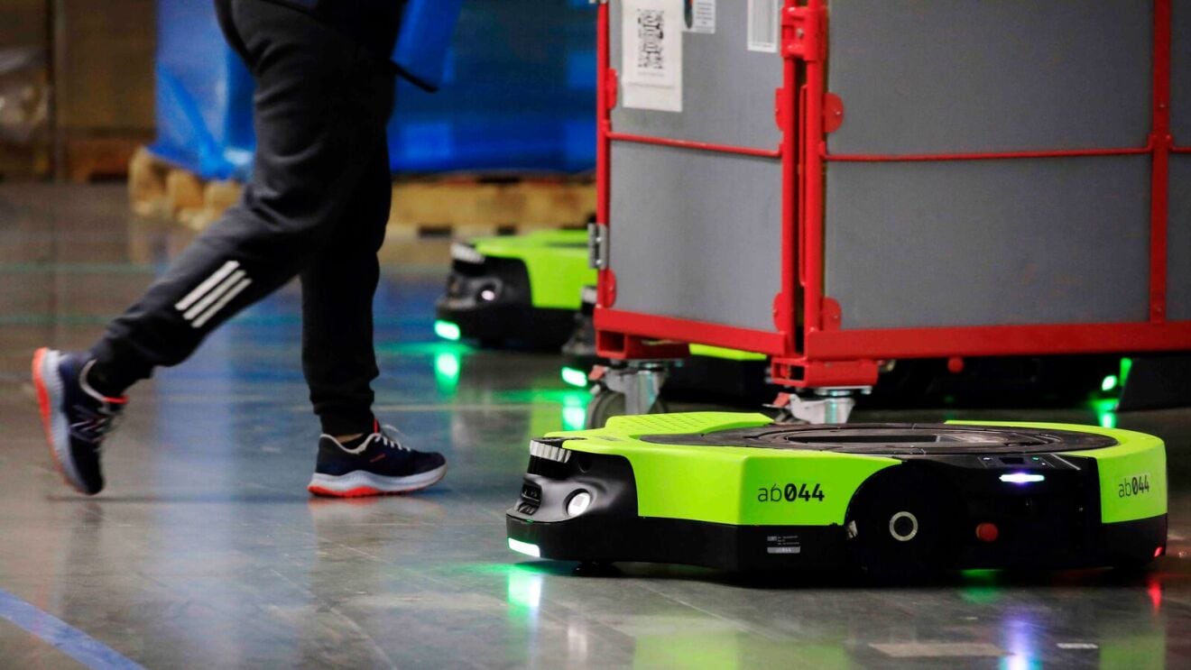 Amazon está aumentando la presencia de robots en sus centros de logística para acelerar procesos y reducir costos