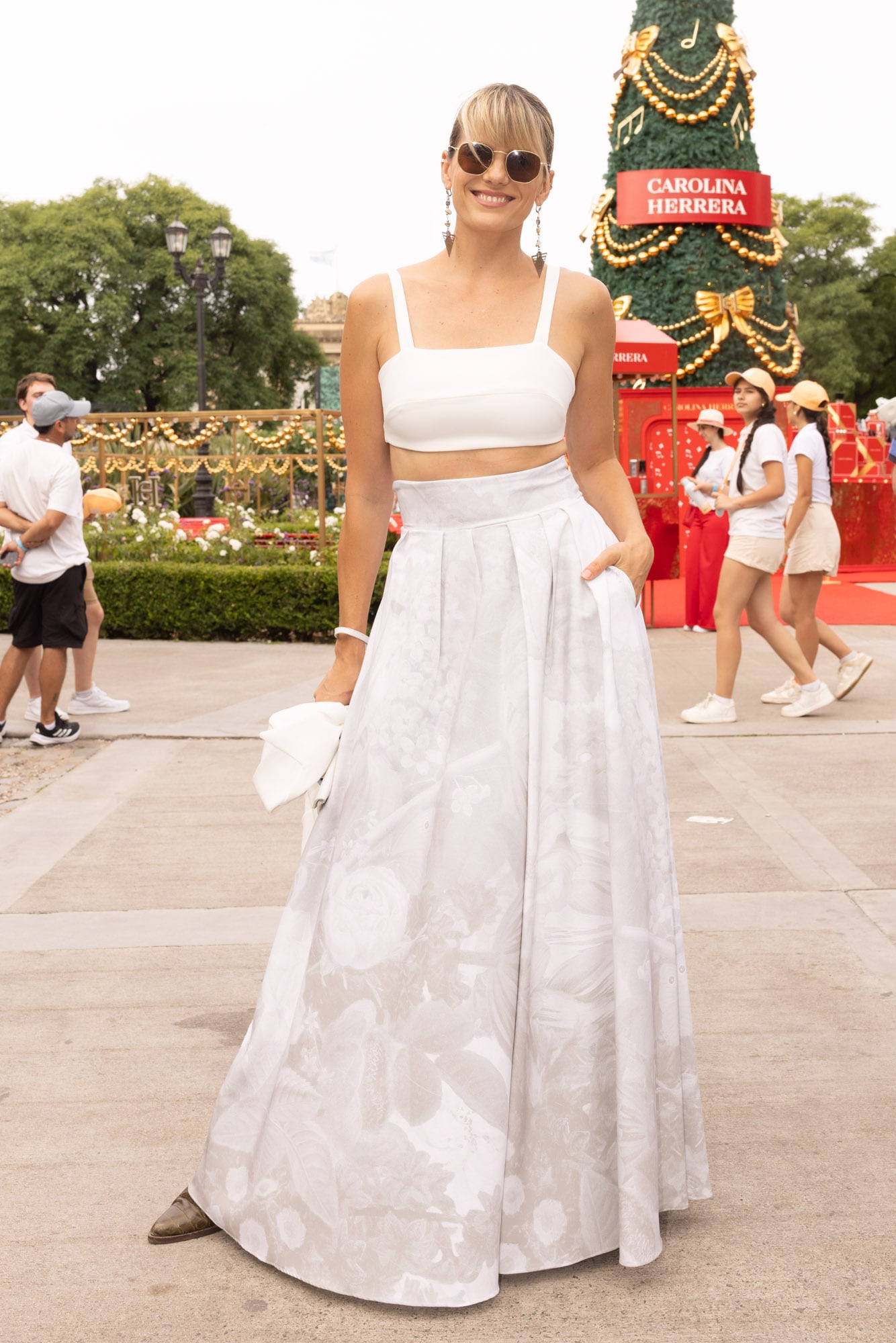 Yesica Toscanini optó por un top y falda de Natalia Antolin