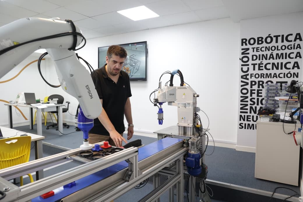 El lugar cuenta con simuladores para entrenarse en distintos oficios (Foto: GCBA)