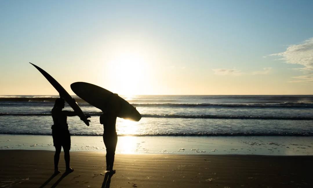 En Las Gaviotas, se pueden practicar deportes acuáticos como el surf
