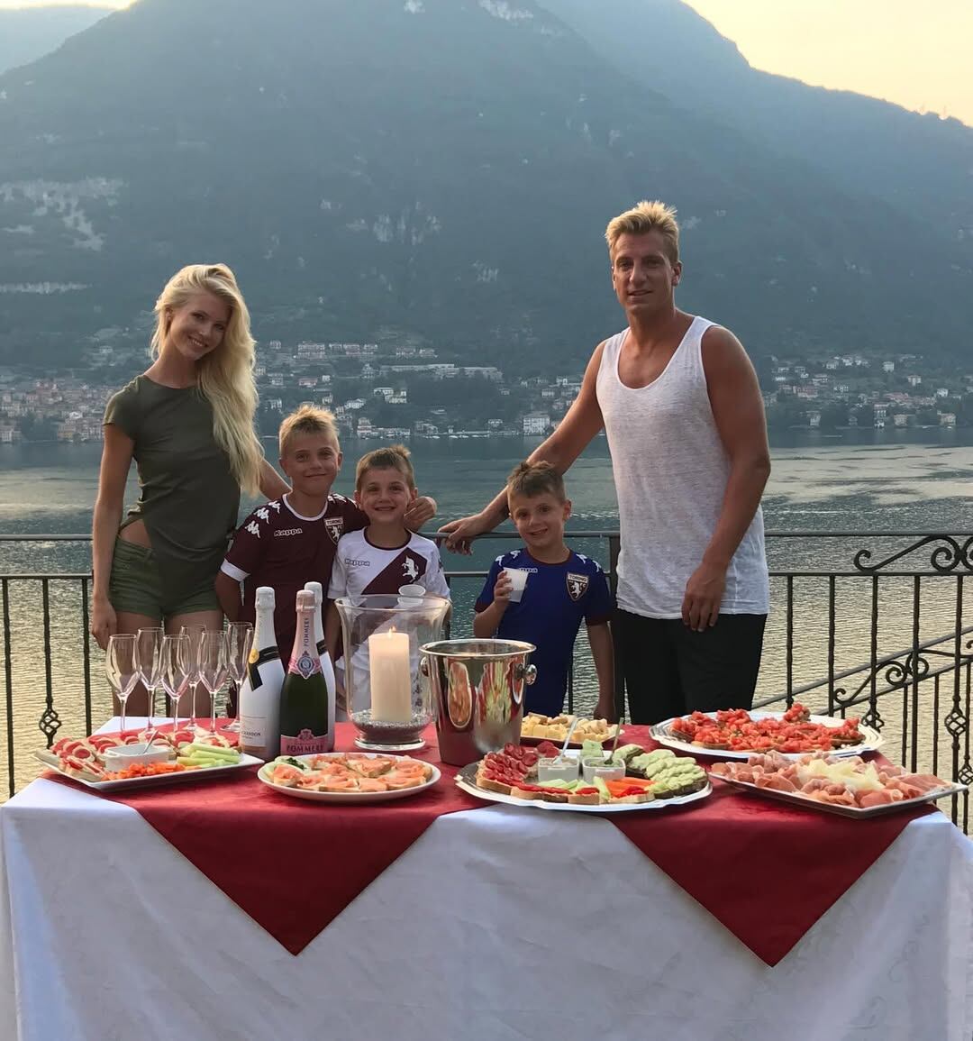 Christiansson junto a los tres hijos de López y Wanda Nara (Foto: Instagram @danielachristiansson)